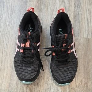 ASICS Kid Black and Coral Sneakers US 2